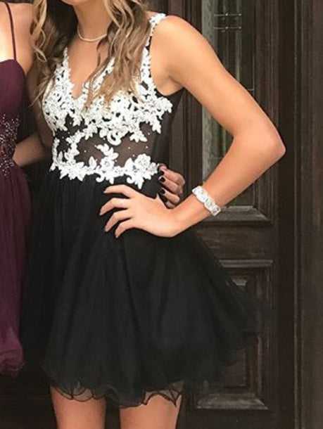 Fashion V Neck White Lace Appliques Black Short Prom Homecoming Dresses Graduation Dress