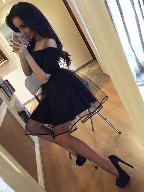 Off the Shoulder Short Sleeves Black Tulle Short Prom Homecoming Dresses Graduation Dress