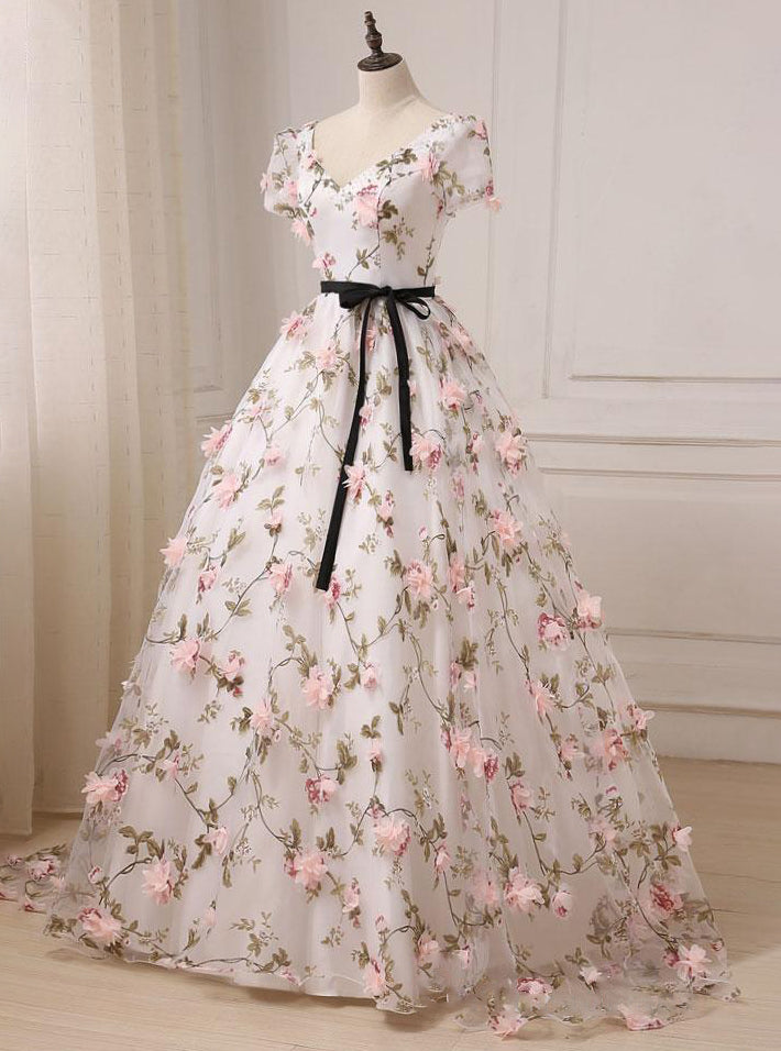 Pretty Ball Gown V-neck Tulle Prom Dresses With 3D Flowers