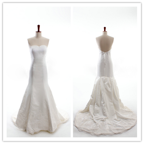 Organza White Mermaid/Trumpet V-neck With a Train Wedding Dress with Ruffles